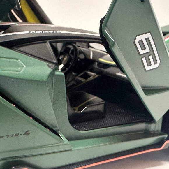 1:24 Lamborghini Centenario Diecast With Headlight & Taillight LED Matt Green - Picture 9 of 11